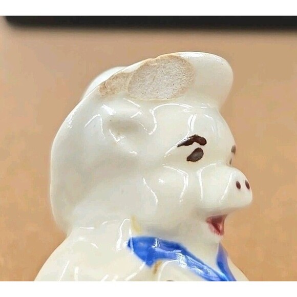 Vintage Shawnee Pottery Farmer Pig Salt & Pepper Shakers Original Corks - Picture 5 of 5